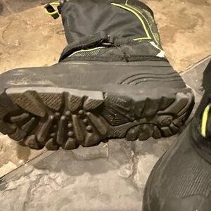 Toddler boots size 11